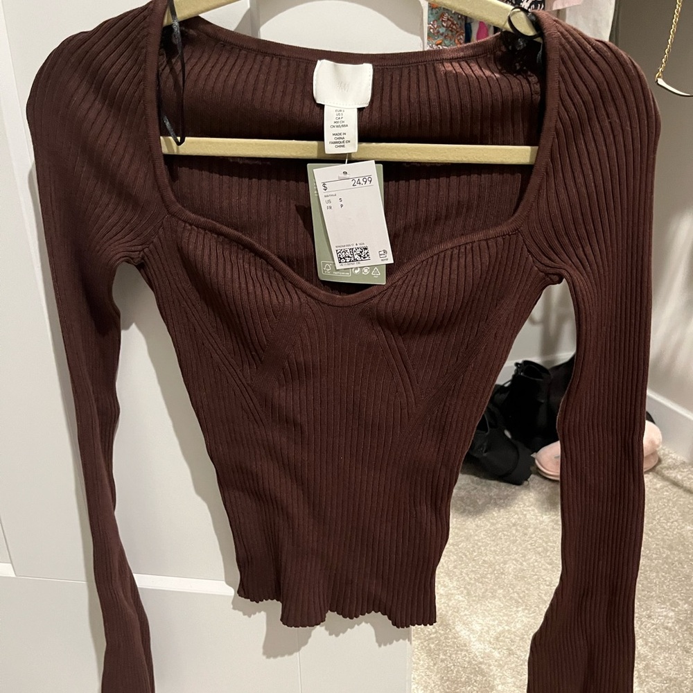 H&M ribbed top with bell sleeves NWT